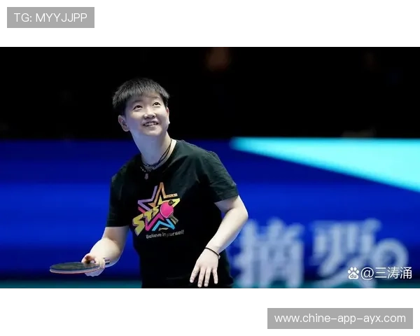 乒乓球转身暴抽引全场爆叫