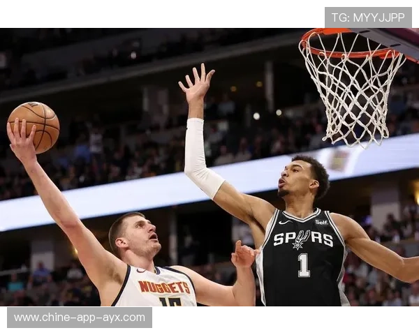 全明星球员“火力全开”,精彩对决淋漓尽致! 全明星球员“火力全开”,精彩对决淋漓尽致!