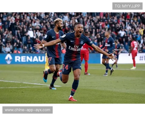 巴黎边路连续冲击终结比分，成为赛季的精彩之作