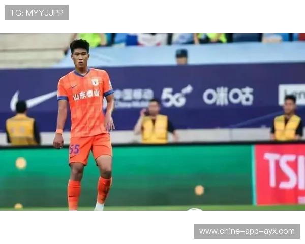 彭啸贴防逼迫失误